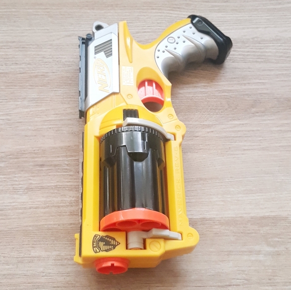 NERF N Strike Maverick Rev-6 Blaster - Yellow - Picture 6 of 12